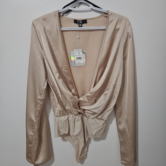 Missguided drape plunge flared sleeve bodysuit - Picture 4 of 7